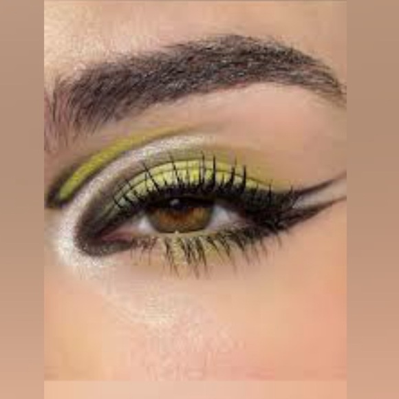 💕🌙KVD Radium Green Tattoo Pencil Liner - Picture 7 of 12